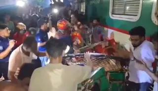চট্টগ্রামে ট্রেনের সঙ্গে সিএনজি-পিকআপের সংঘর্ষ, শিশু নিহত
